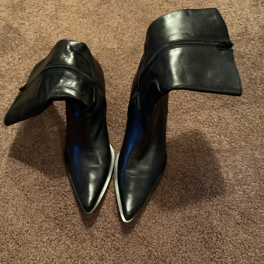 Amazing Leather Black Boots! EUC Size 39.5